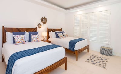 Luxury Villa Photo #15