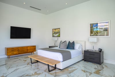 Luxury Villa Photo #25