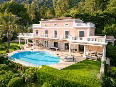Luxury Villa Photo #3