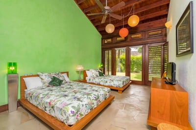 Luxury Villa Photo #33