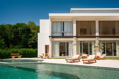 Luxury Villa Photo #3