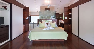 Luxury Villa Photo #6