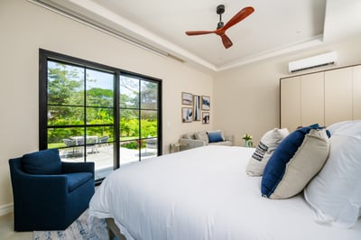 Blue Primary Suite 2 (Main House): King Bed, Sofa Bed