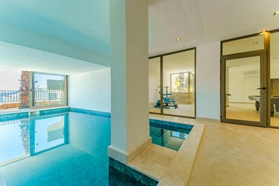 Luxury Villa Photo #15