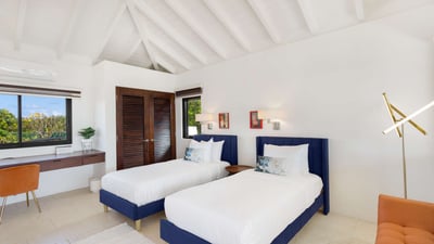 Luxury Villa Photo #31