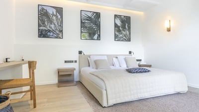 Luxury Villa Photo #50