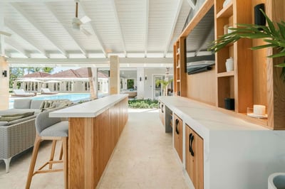 Luxury Villa Photo #16