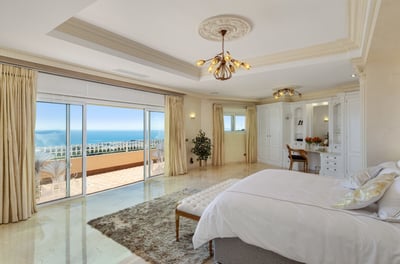 Luxury Villa Photo #17