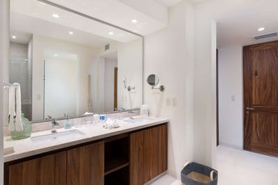 Luxury Villa Photo #28