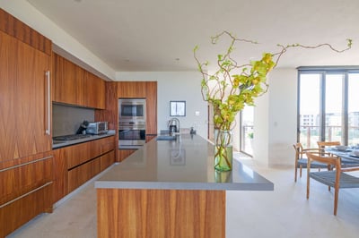 Luxury Villa Photo #7