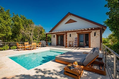 Luxury Villa Photo #2