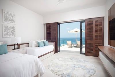 Luxury Villa Photo #22
