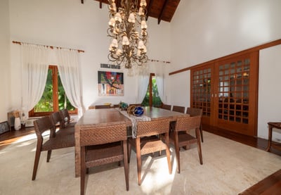 Luxury Villa Photo #23