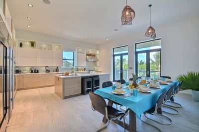 Luxury Villa Photo #23