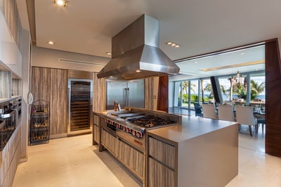 Luxury Villa Photo #7