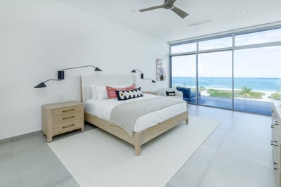 Luxury Villa Photo #14