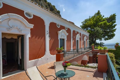Luxury Villa Photo #17