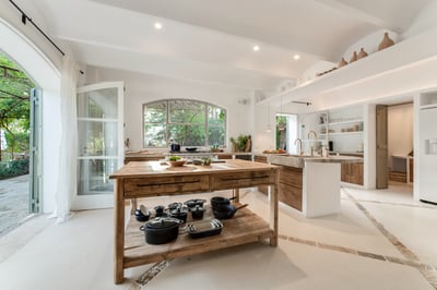 Luxury Villa Photo #23