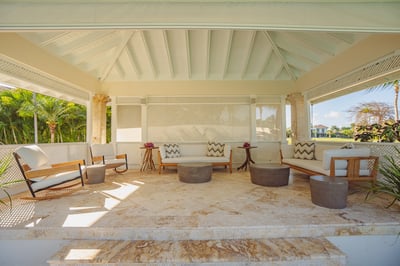 Tortuga D9 - Newly renovated golf villa located just steps from private beach