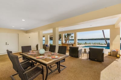 Luxury Villa Photo #12