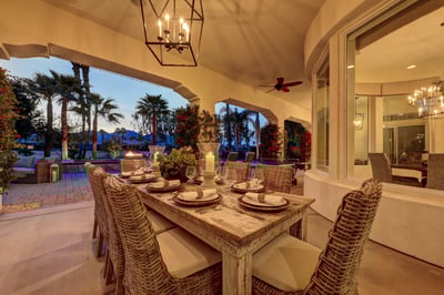 Al fresco dining for 8