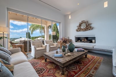 Luxury Villa Photo #12