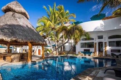 Luxury Villa Photo #6