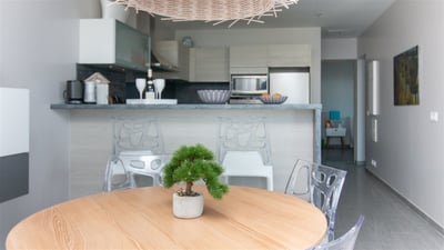 Kitchen & Dining Area