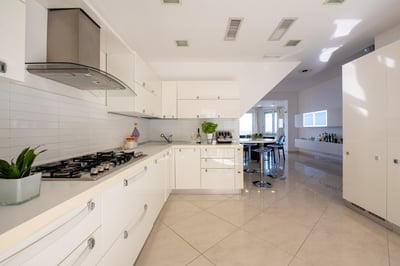 Luxury Villa Photo #8