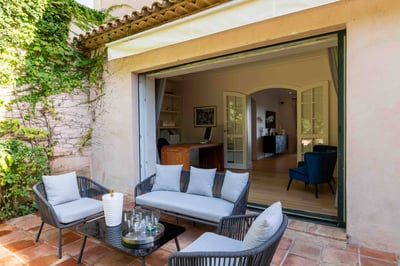 Luxury Villa Photo #23