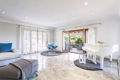 Luxury Villa Photo #12