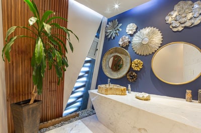 Luxury Villa Photo #9