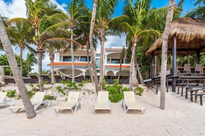 Luxury Villa Photo #4