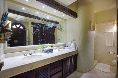 Luxury Villa Photo #29