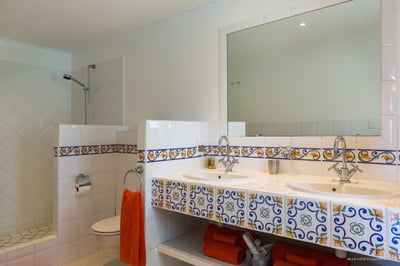 Luxury Villa Photo #46