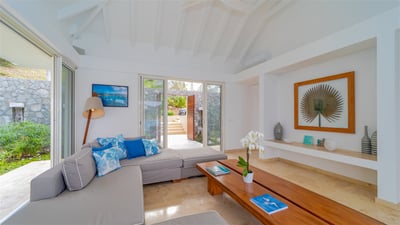 Luxury Villa Photo #20