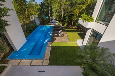 Luxury Villa Photo #4
