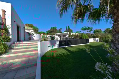 Luxury Villa Photo #40