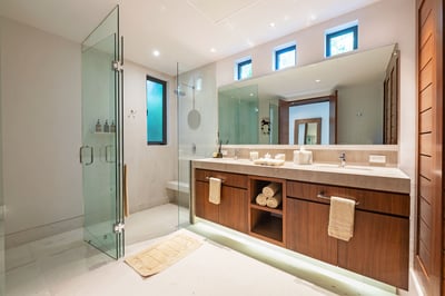 Luxury Villa Photo #55