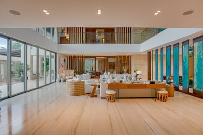 Luxury Villa Photo #30